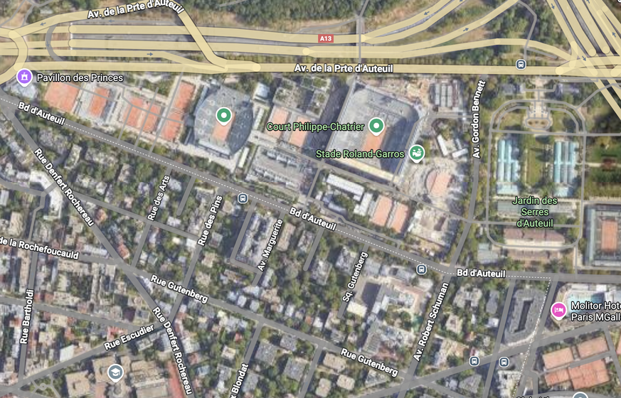 Il y a un léger désaxement nord-est - sud-ouest.