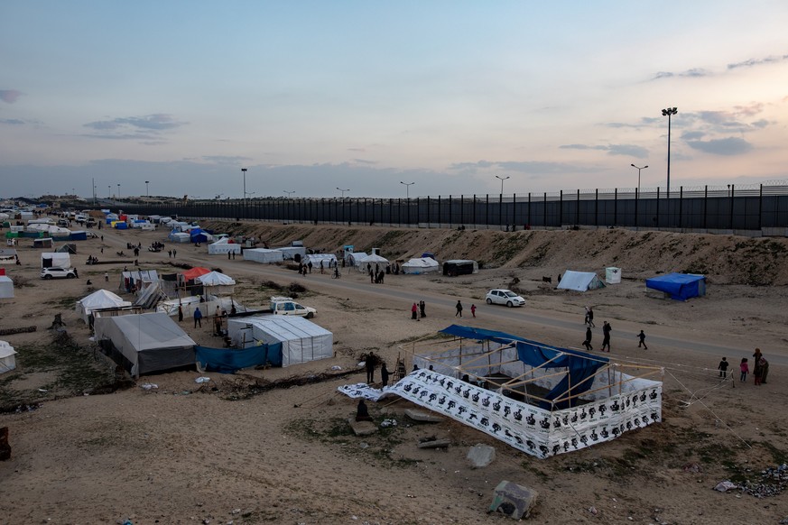 epa11159409 The tents of internally displaced Palestinians in the Rafah refugee camp, southern Gaza Strip, 16 February 2024. Since 07 October 2023, up to 1.9 million people, or more than 85 percent of ...