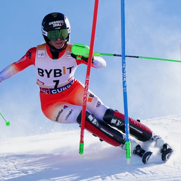 Camille Rast a signé le 3e temps de la première manche à Gurgl, à égalité avec Wendy Holdener