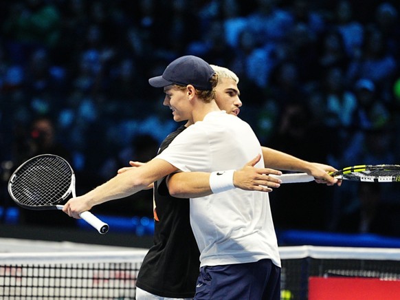 Carlos Alcaraz et Jannik Sinner se sont entraînés ensemble vendredi à Turin, avant l&#039;explication finale.