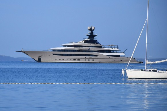 The 200 million dollar yacht Kismet on the Vir The large luxury yacht Kismet sailed into the water area in Vir, Croatia on July 29, 2023. The yacht is worth 200 million dollars and is owned by Pakista ...