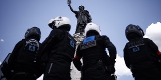 Virage sécuritaire du gouvernement pour reprendre le contrôle après les émeutes