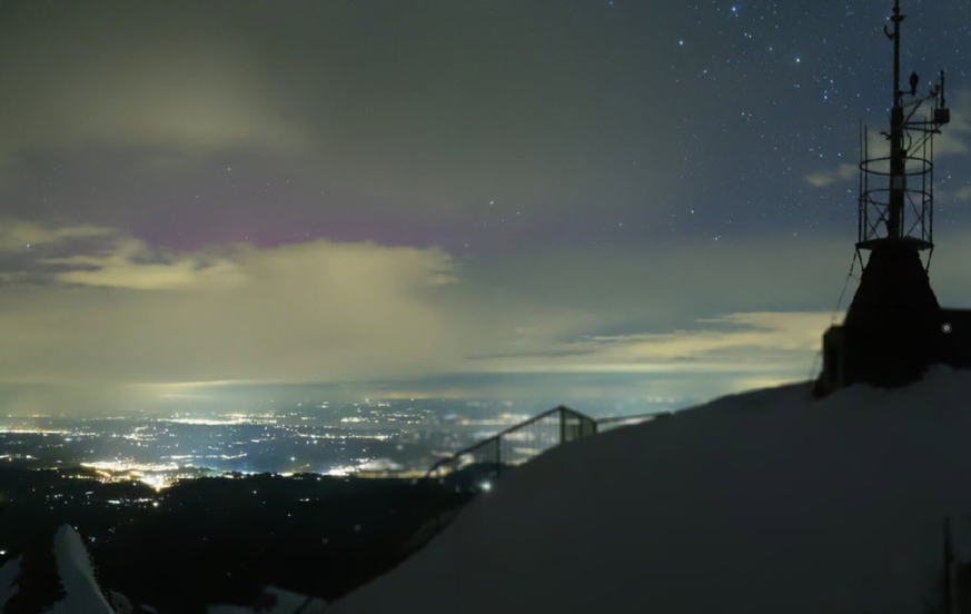 Des aurores boréales ont fait leur apparition dans le ciel suisse.