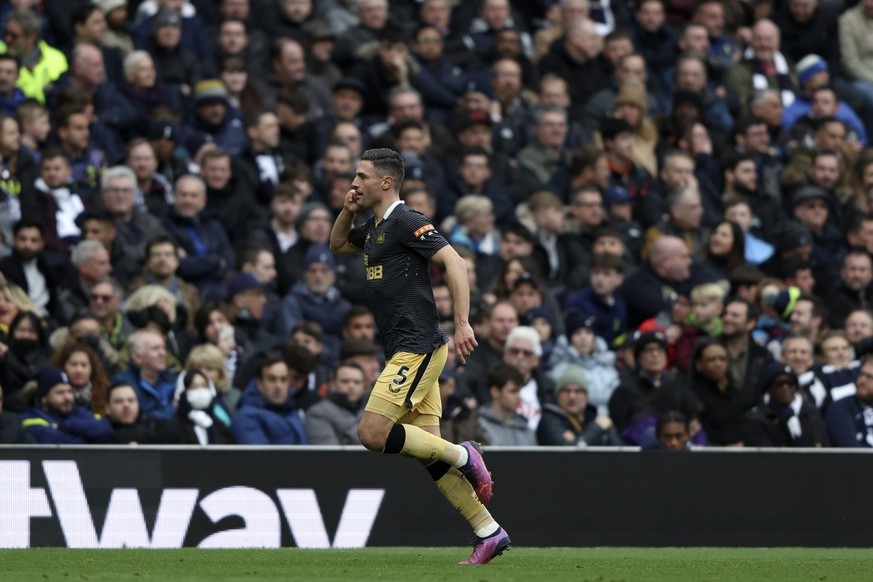 Newcastle&#039;s Fabian Schaer celebrates after scoring the opening goal of his team during the Premier League soccer match between Tottenham Hotspur and Newcastle at Tottenham Hotspur stadium, in Lon ...