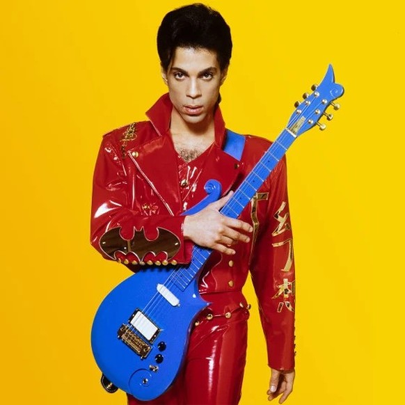 La guitare «Blue Schecter Cloud»