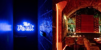 On a visité un mystérieux bar caché dans les toilettes publiques à Londres