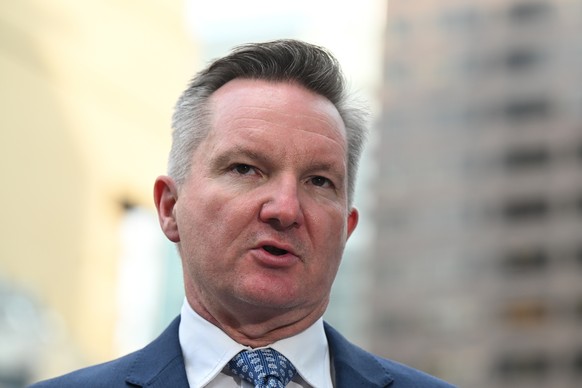 epa12400853 Australian Climate Change Minister Chris Bowen speaks to the media during a press conference after attending a Future Made in Australia investment event hosted by Macquarie Group in New Yo ...