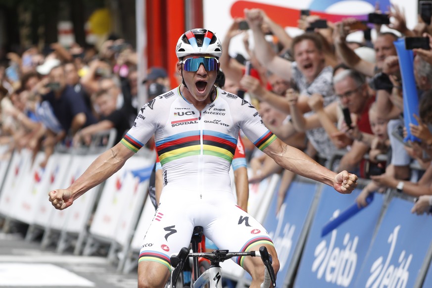 epa10775672 Belgian rider Remco Evenepoel of Soudal Remco celebrates winning the Clasica de San Sebastian cycling race in San Sebastian, Basque Country, northern Spain, 29 July 2023. EPA/Juan Herrero