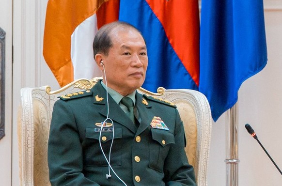 231204 -- PHNOM PENH, Dec. 4, 2023 -- Cambodian Prime Minister Hun Manet meets with He Weidong, visiting vice chairman of China s Central Military Commission, in Phnom Penh, Cambodia, Dec. 4, 2023. Ph ...