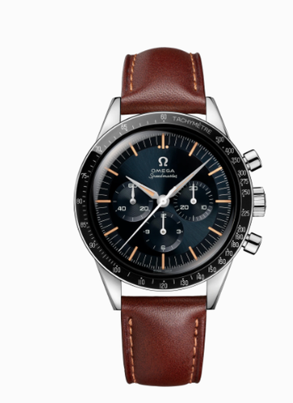 Le modèle Speedmaster First OMEGA in Space porté par Aaron Taylor-Johnson, lors de sa visite à Bienne.