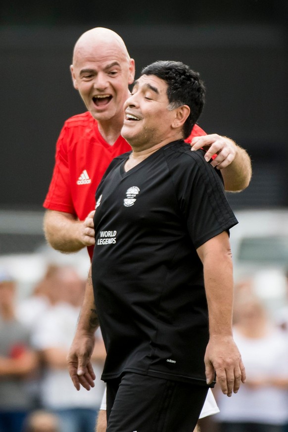 Gianni Infantino avec Diego Armando Maradona à Brigue.