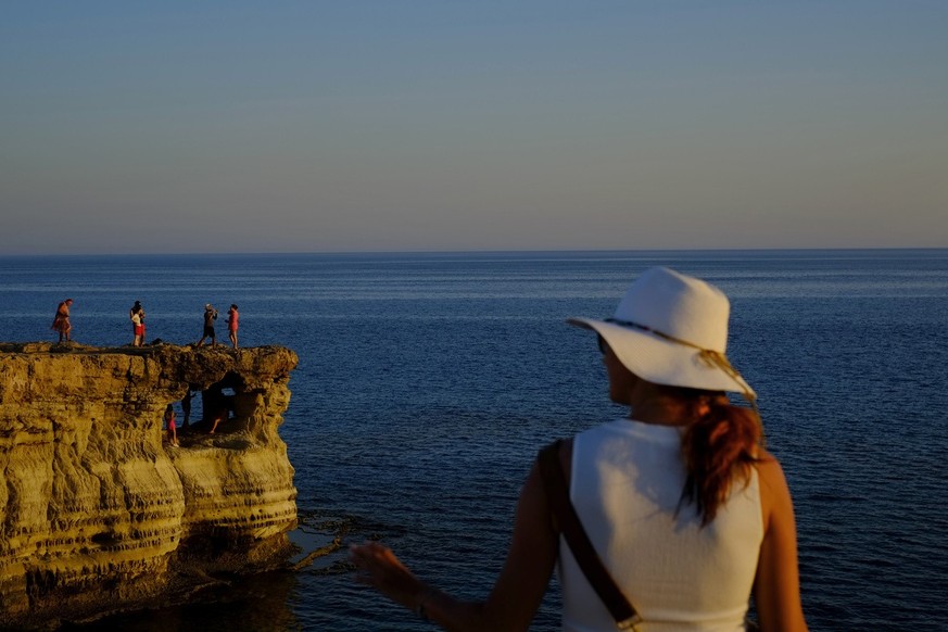 Des touristes russes à Chypre, île très prisée des voyageurs originaires de Russie. 