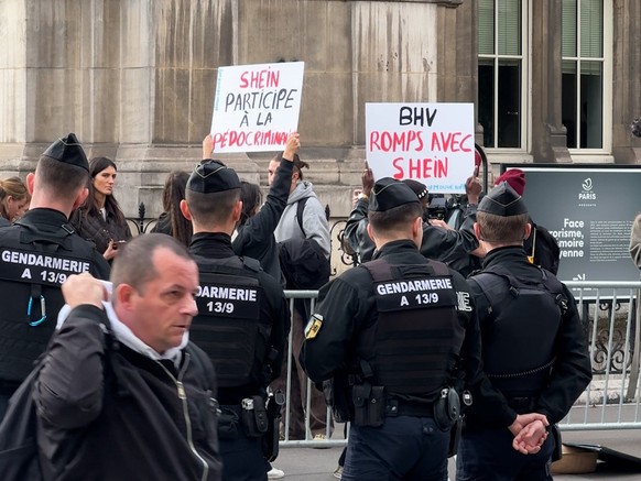 L’arrivée de Shein, au BHV à Paris, fait couler beaucoup d&#039;encre. Clients, policiers, manifestants et journalistes se sont donné rendez-vous en nombre pour cette ouverture. On y était.