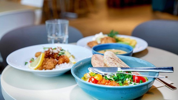 Le collège de Nyon-Marens devient le premier établissement vaudois certifié Ama Terra, un label exigeant sur durabilité et équilibre alimentaire.