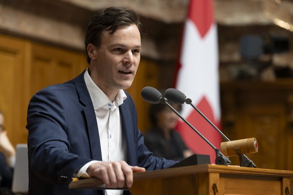 Bastien Girod, GP-ZH, spricht waehrend der Wintersession der Eidgenoessischen Raete, am Donnerstag, 21. Dezember 2023 im Nationalrat in Bern. (KEYSTONE/Anthony Anex)