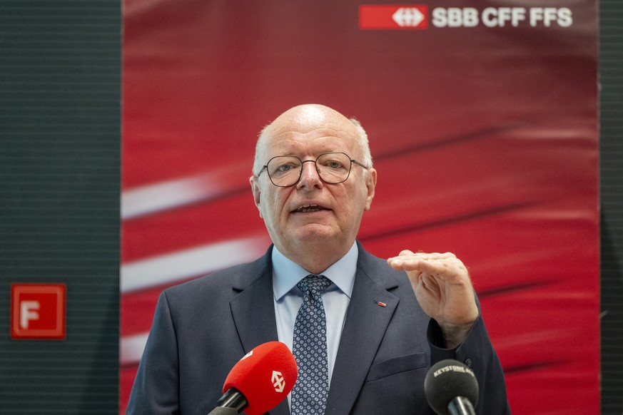 Der CEO der SBB, Vincent Ducrot bei seiner Rede anlaesslich einer Medienkonferenz zur Wiederinbetriebnahme des Gotthard-Basistunnels am Montag, 2. September 2024 in Pollegio im Kanton Tessin. Das (KEY ...