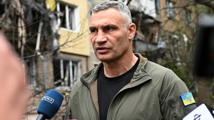 Vitali Klitschko, maire de Kiev, lors d'une intervention télévisée après une attaque de drones russes, le 28 septembre 2025.