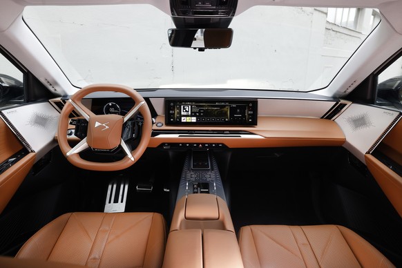 DS N°8 Long Range Traction