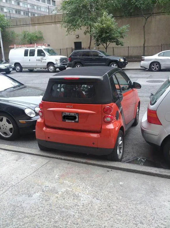 Fail: Parkierender Smart