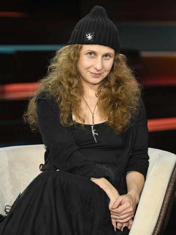 La Russe Maria Aljochina est une artiste politique et militante. Elle vit aujourd&#039;hui en Allemagne.