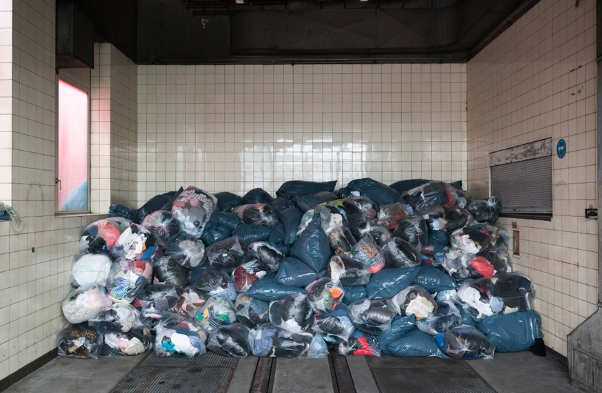 Le système de collecte des vêtements usagés en Suisse au bord de l'effondrement