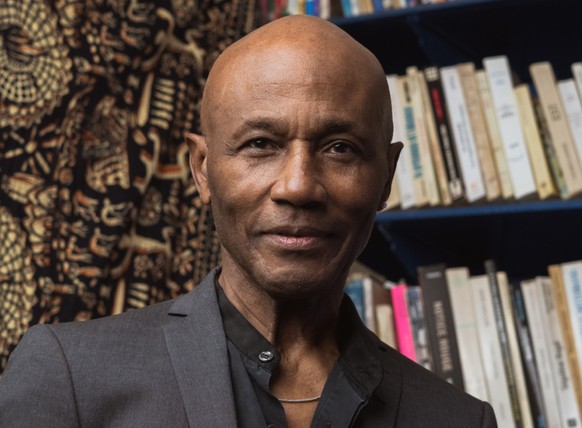 L’écrivain et spécialiste de littérature et de linguistique Jean-Raoul Austin de Drouillard est décédé le 28 avril à Bâle. Il raconte sa jeunesse difficile entre Haïti et Bâle dans son roman "Im  ...