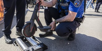 La police coince une trottinette électrique pouvant atteindre 120 km/h