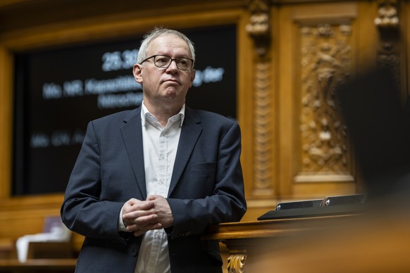 Pierre-Alain Fridez, SP-JU, hoert einem Votum zu, an der Fruehjahrssession der Eidgenoessischen Raete, am Mittwoch, 19. Maerz 2025 im Nationalrat in Bern. (KEYSTONE/Alessandro della Valle)