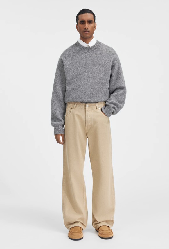 Ce baggy Jacquemus coûte 450 euros.