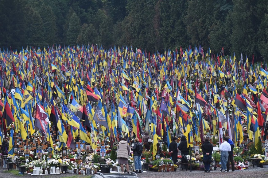 Le «champ de Mars» à Lviv ne cesse de s'étendre: cette année encore plus que les années précédentes.