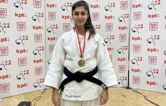 Le «podium» de la catégorie -48 kg.