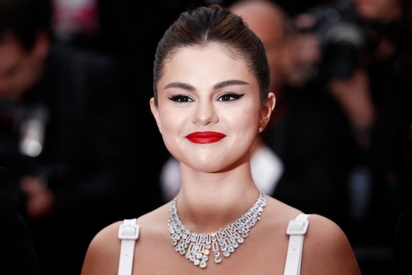Selena gagne Jusqu&#039;à 1,35 millions de francs suisses par post instagram.