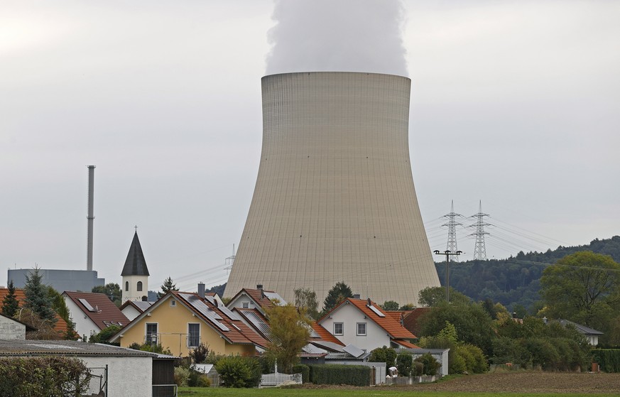 epa10181477 The nuclear power plant in Niederaichbach near Landshut, Germany, 13 September 2022. The plant belongs to PreussenElektra GmbH - Nuclear Power Plant Isar. EPA/RONALD WITTEK