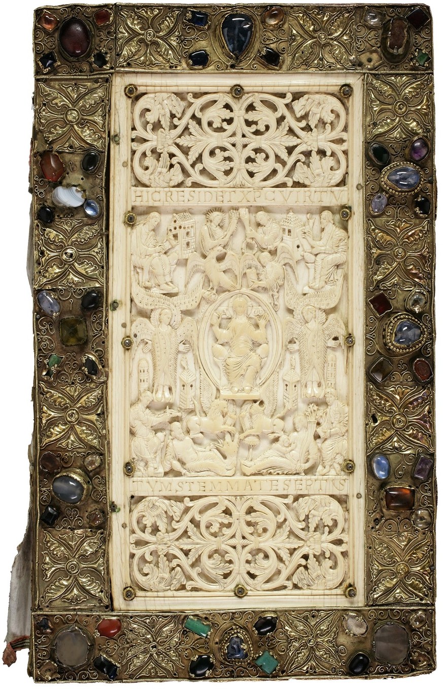Couverture de livre en ivoire réalisée à la période la plus faste de l’abbaye de Saint-Gall. Sculpture du moine Tuotilo, vers 895.
https://www.e-codices.unifr.ch/fr/csg/0053/bindingA