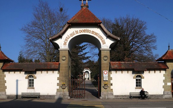 Entrée du cimetière Saint-Léonard à Fribourg.