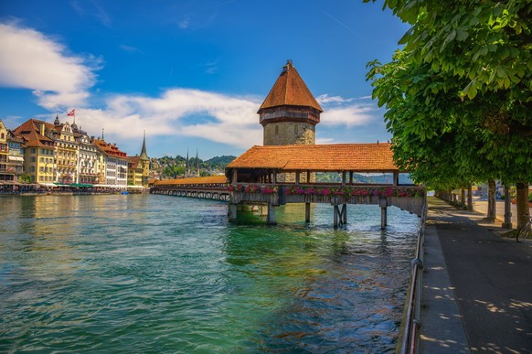 Lucerne affiche désormais le taux d’imposition des sociétés le plus bas de Suisse et dépasse Zoug pour la première fois.