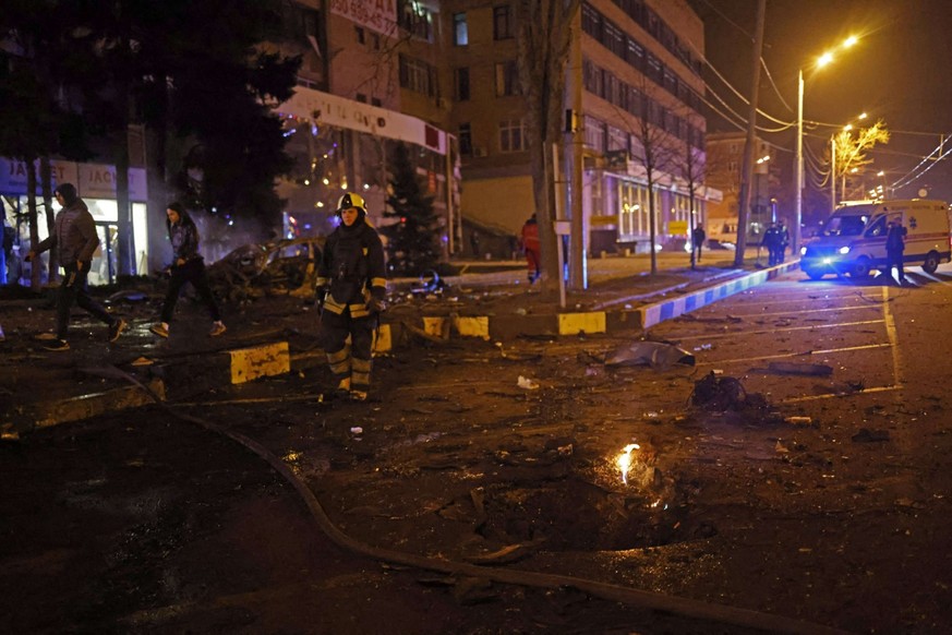 Une image des dégâts causés à un hôpital militaire après l'une des six frappes meurtrières menées par le drone Geran à Kharkiv, le 29 mars 2025.