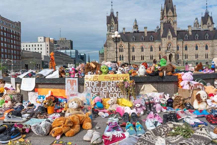 église catholique scandale pensionnat indigènes enfants disparus canada justin trudeau