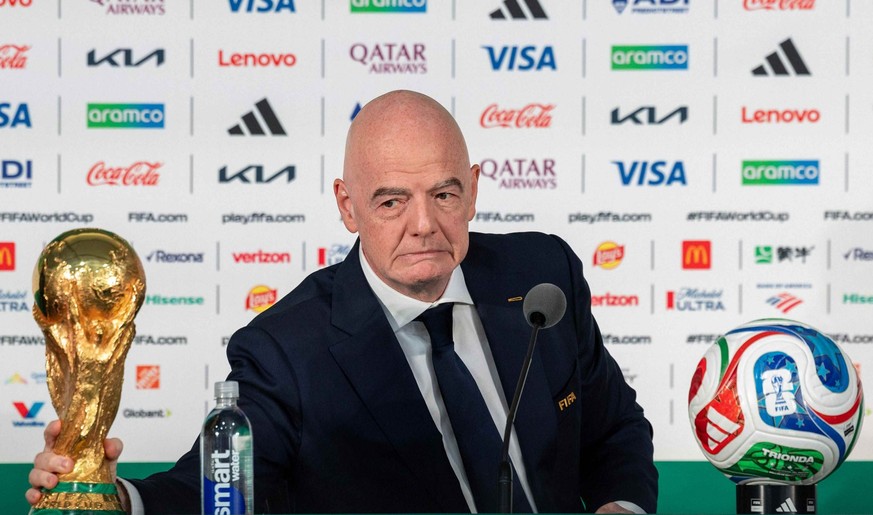 Les liens qu'entretien Gianni Infantino avec Donald Trump questionnent.