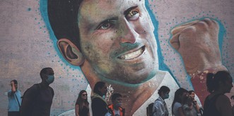 Sans un mot, Djokovic est devenu le héros de la lutte antivax