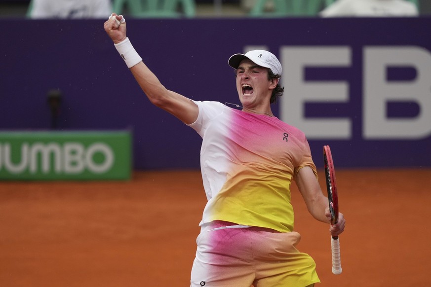 Brazil&#039;s Joao Fonseca celebrates a point during an Argentina Open ATP quarterfinals tennis match against Argentina&#039;s Mariano Navone, at the Guillermo Vilas Stadium in Buenos Aires, Friday, F ...