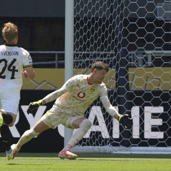 Gregor Kobel a encaissé 3 buts face aux Mamelodi Sundowns