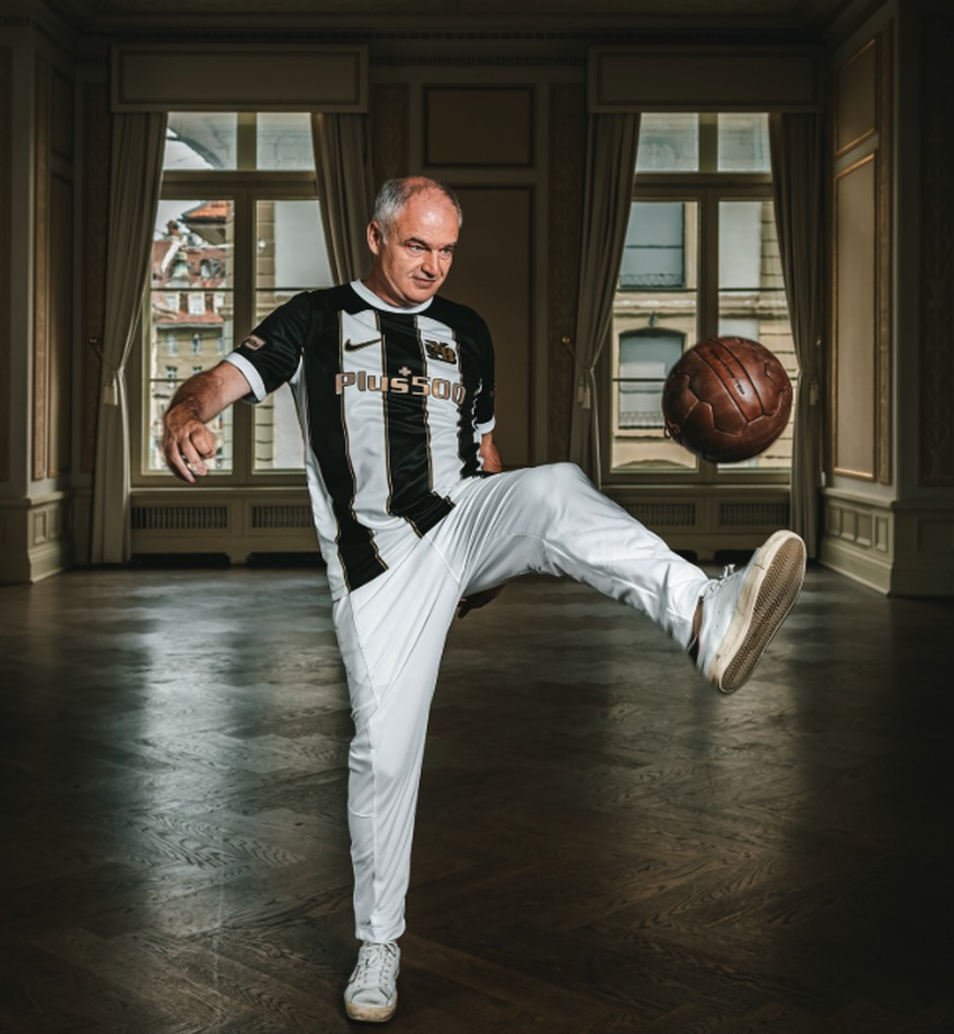 Stéphane Chapuisat (56 ans) dans ses œuvres.