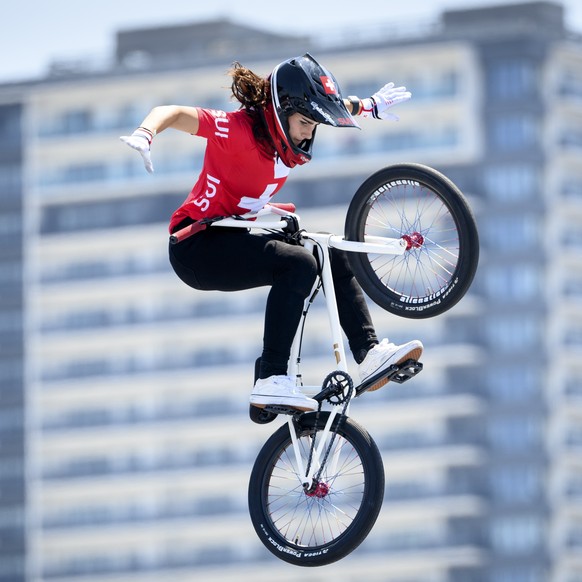 ARCHIVBILD ZUM PREMIUM-TEXT UEBER SCHWEIZER MEDAILLEN IN NEUEN SPORTARTEN AN OLYMPISCHEN SPIELEN --- Bronze medal winner Nikita Ducarroz of Switzerland competes in the women&#039;s BMX Freestyle final ...