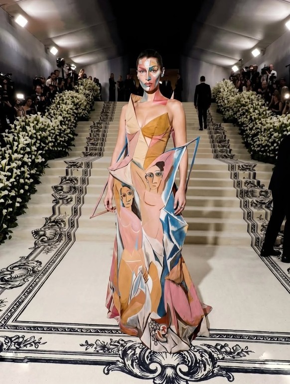 Un spécialiste de l'art espagnol partage 20 tenues imaginées par l'IA pour le MET Gala 2026, qui mettent en vedette un chef-d'oeuvre emblématique de l'histoire de l'art.
