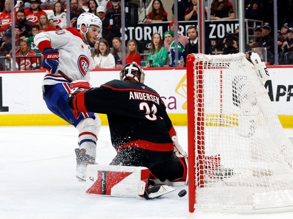 Juraj Slafkovsky a signé un doublé jeudi face aux Hurricanes