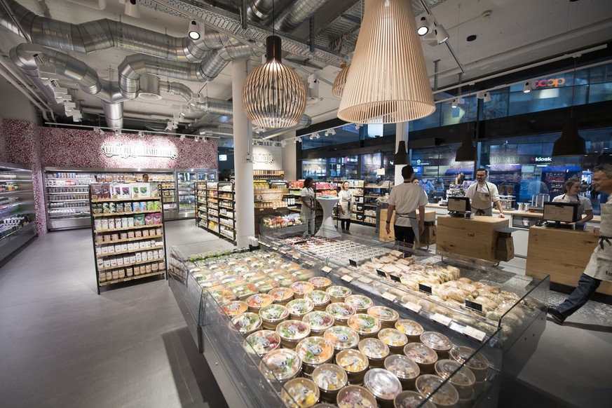 Die Coop-Genossenschaft hat am Dienstag, 30. April 2017 im Bahnhof in Zug den ersten &quot;Karma&quot; Shop eroeffnet. Karma bietet eine grosse Auswahl an ausschliesslich vegetarischen und veganen Pro ...