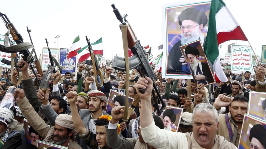 Après l'élimination de l'ayatollah Ali Khamenei, des milliers de personnes sont descendues dans les rues au Yémen en signe de solidarité.