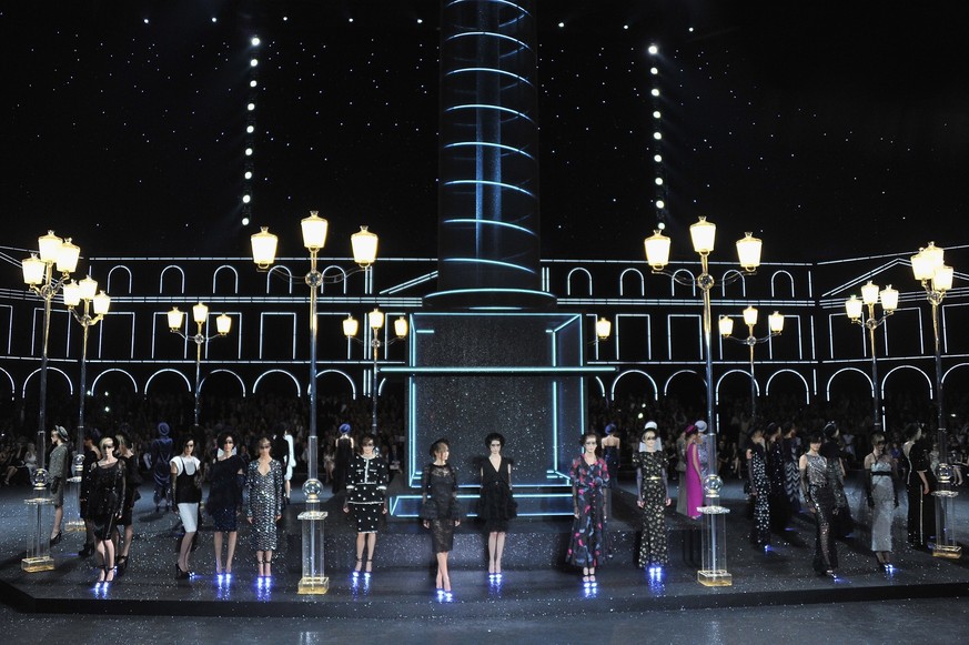 PARIS, FRANCE - JULY 05: Models walk the runway during the Chanel Haute Couture Fall/Winter 2011/2012 show as part of Paris Fashion Week at Grand Palais on July 5, 2011 in Paris, France. (Photo by Pas ...