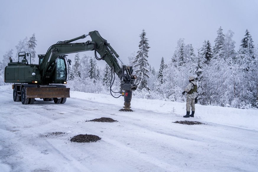La pose de mines antichars d'exercice.